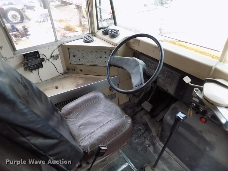 image for item FG9371 1994 International 3800 Blue Bird school bus