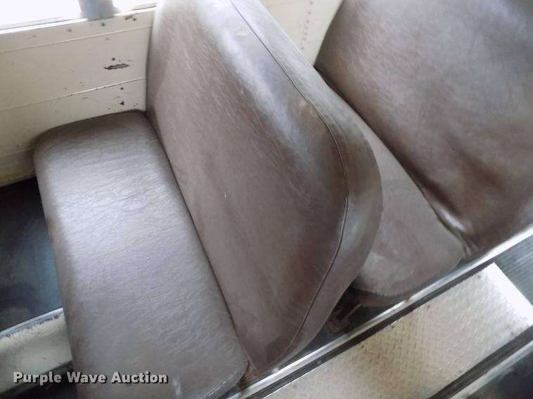 image for item FG9371 1994 International 3800 Blue Bird school bus