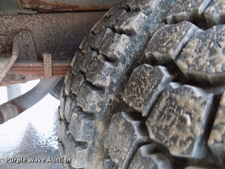 image for item FG9371 1994 International 3800 Blue Bird school bus