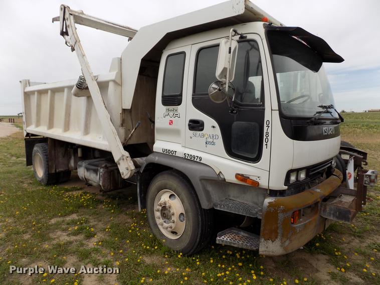 image for item FG9375 2007 Isuzu FTR dump truck