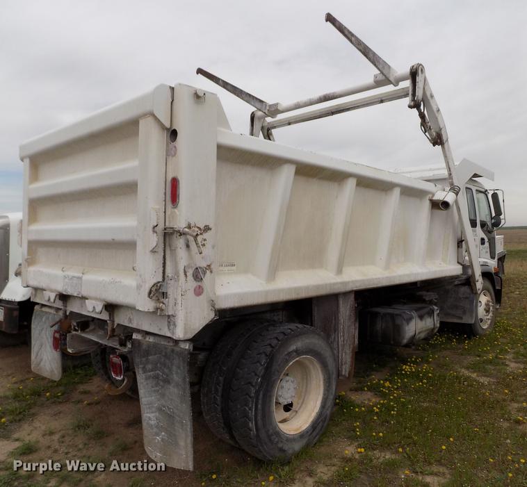 image for item FG9375 2007 Isuzu FTR dump truck