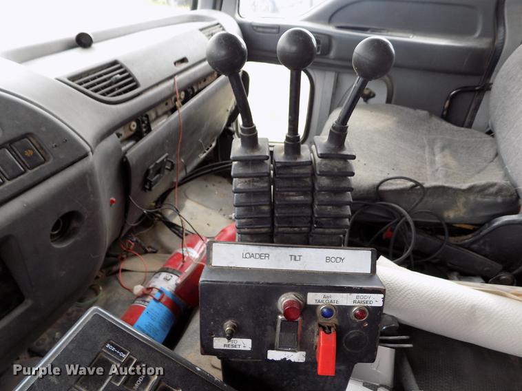 image for item FG9375 2007 Isuzu FTR dump truck