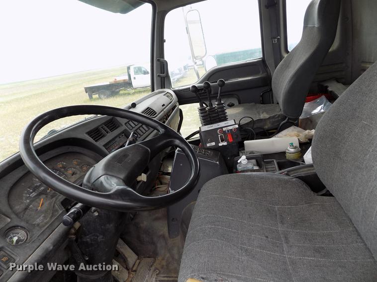 image for item FG9375 2007 Isuzu FTR dump truck