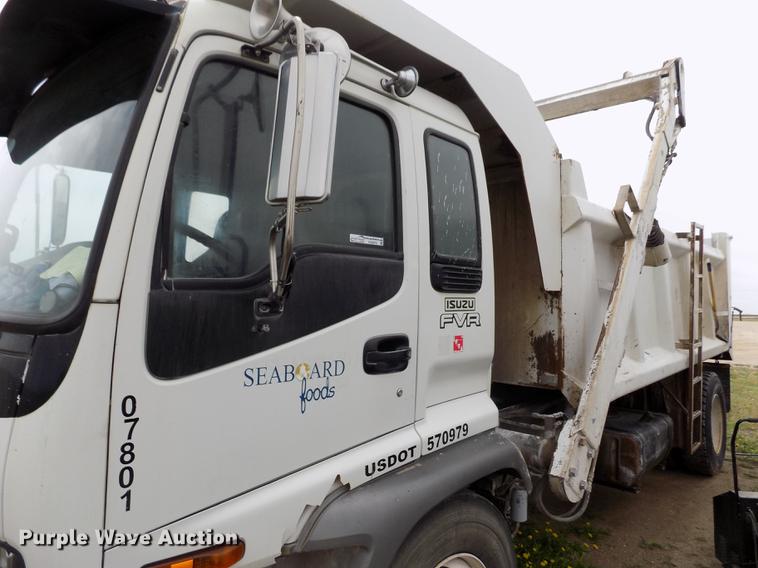 image for item FG9375 2007 Isuzu FTR dump truck