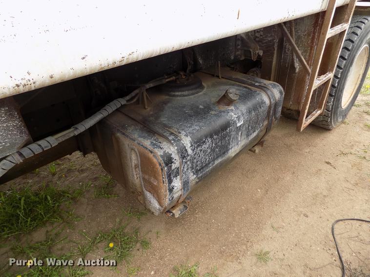 image for item FG9375 2007 Isuzu FTR dump truck