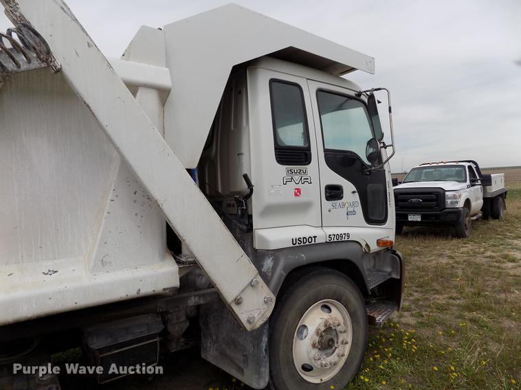 image for item FG9375 2007 Isuzu FTR dump truck
