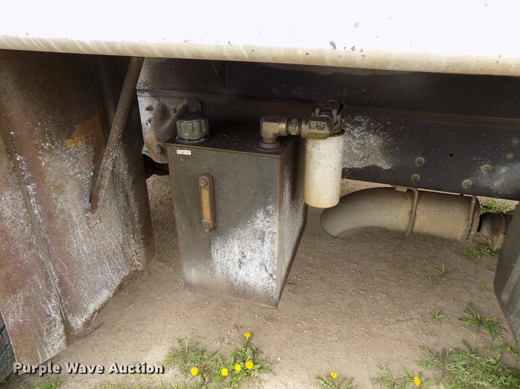 image for item FG9375 2007 Isuzu FTR dump truck