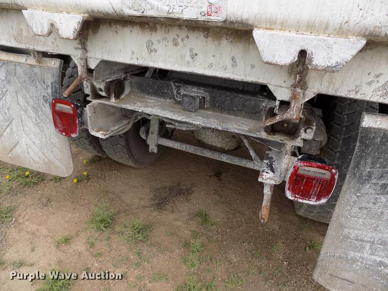 image for item FG9375 2007 Isuzu FTR dump truck