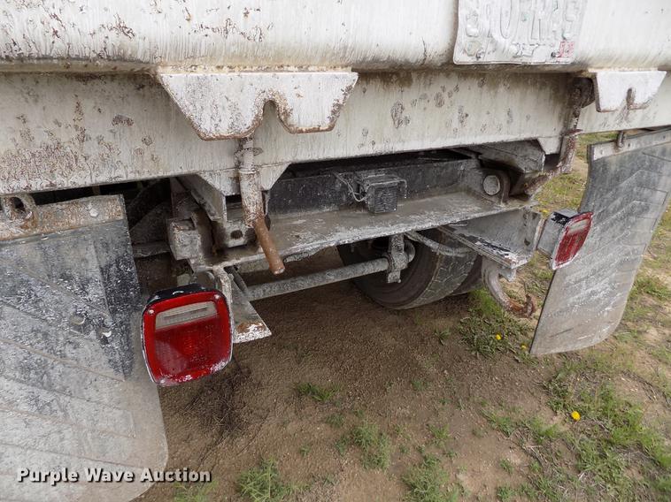 image for item FG9375 2007 Isuzu FTR dump truck