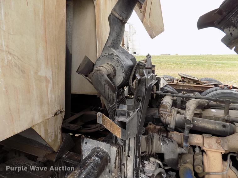 image for item FG9375 2007 Isuzu FTR dump truck