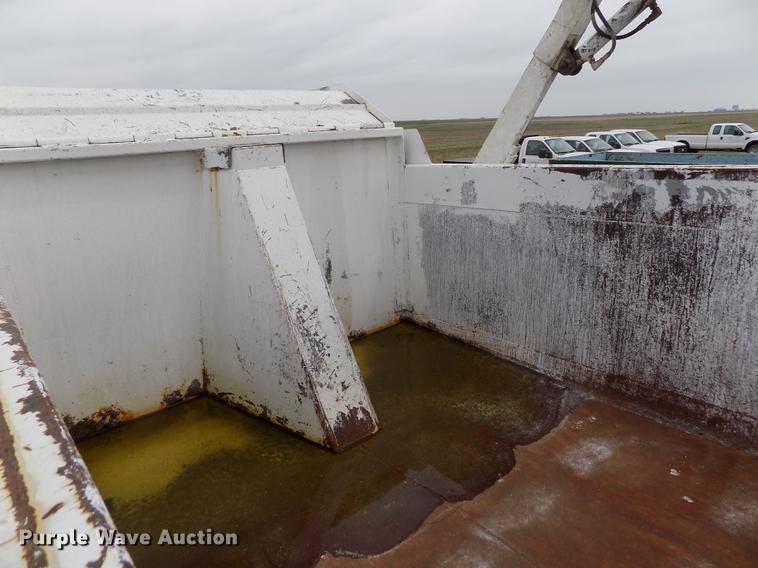 image for item FG9375 2007 Isuzu FTR dump truck