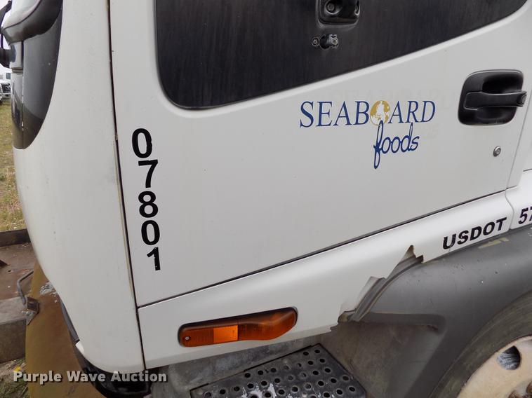 image for item FG9375 2007 Isuzu FTR dump truck