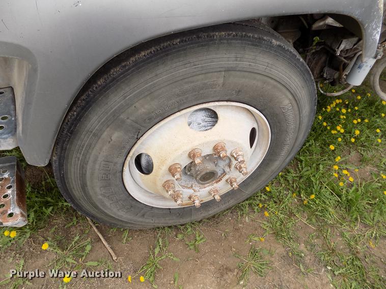 image for item FG9375 2007 Isuzu FTR dump truck