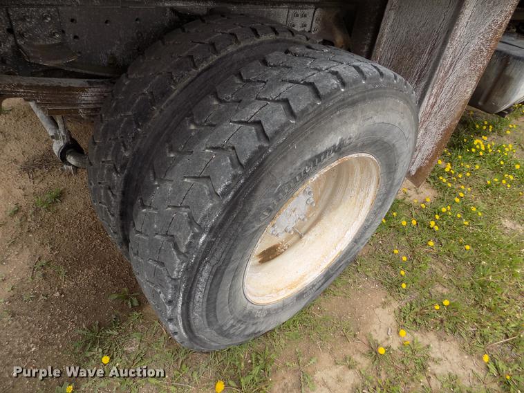 image for item FG9375 2007 Isuzu FTR dump truck