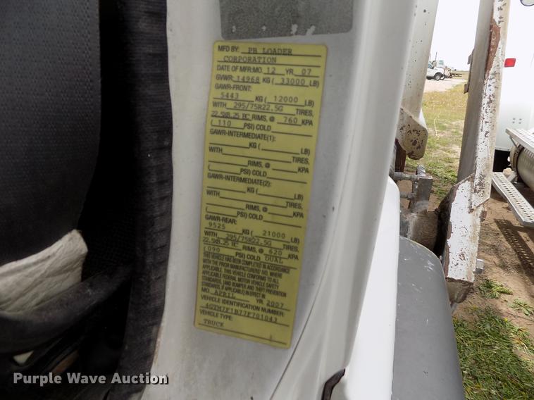 image for item FG9375 2007 Isuzu FTR dump truck