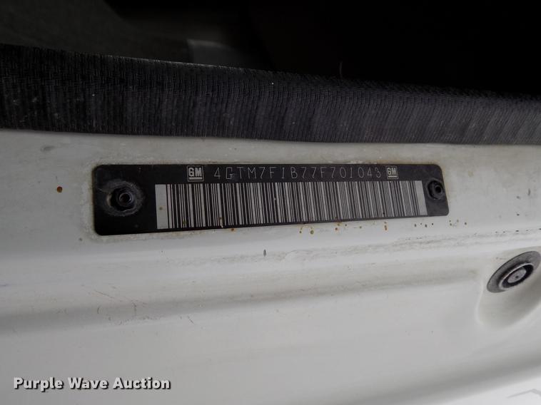 image for item FG9375 2007 Isuzu FTR dump truck