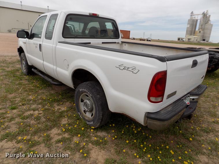 image for item FG9395 2006 Ford F250 Super Duty XL SuperCab pickup truck