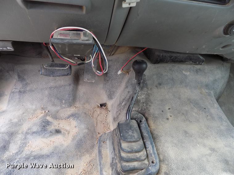 image for item FG9395 2006 Ford F250 Super Duty XL SuperCab pickup truck