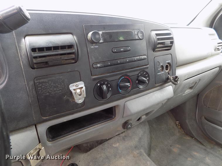 image for item FG9395 2006 Ford F250 Super Duty XL SuperCab pickup truck