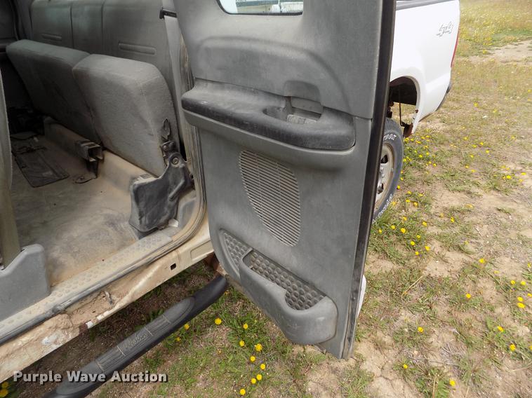 image for item FG9395 2006 Ford F250 Super Duty XL SuperCab pickup truck