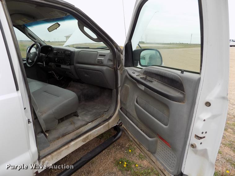 image for item FG9395 2006 Ford F250 Super Duty XL SuperCab pickup truck