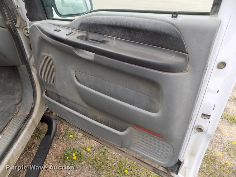 image for item FG9395 2006 Ford F250 Super Duty XL SuperCab pickup truck