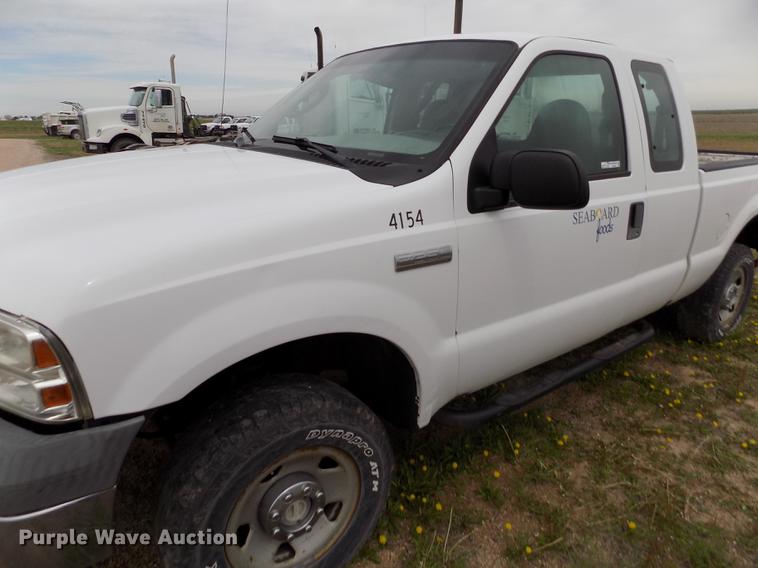 image for item FG9395 2006 Ford F250 Super Duty XL SuperCab pickup truck