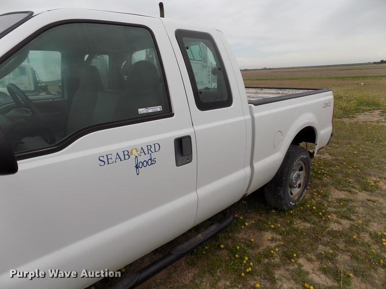 image for item FG9395 2006 Ford F250 Super Duty XL SuperCab pickup truck