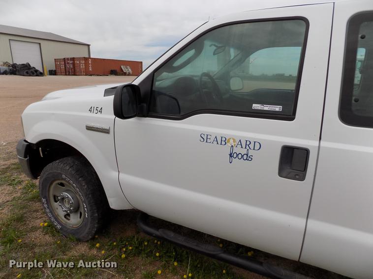 image for item FG9395 2006 Ford F250 Super Duty XL SuperCab pickup truck