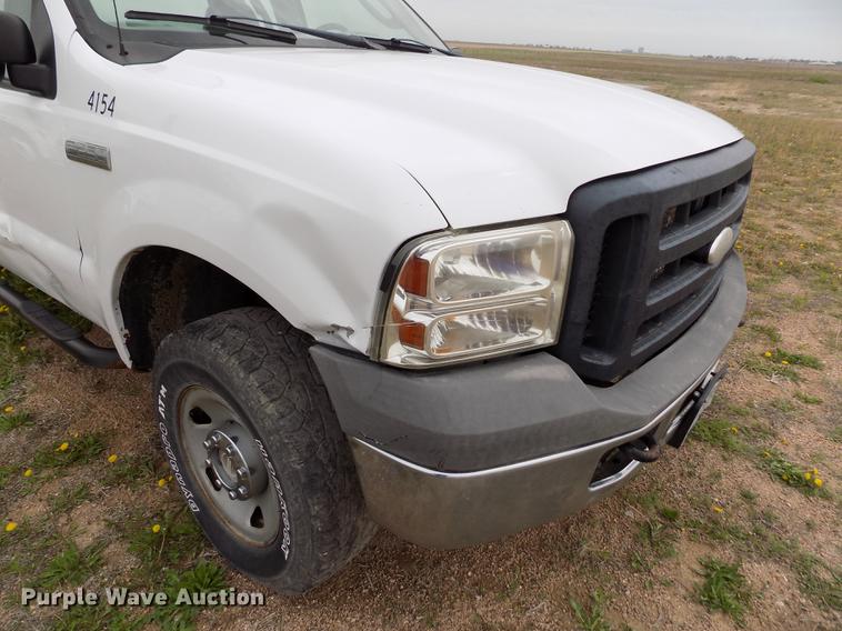 image for item FG9395 2006 Ford F250 Super Duty XL SuperCab pickup truck