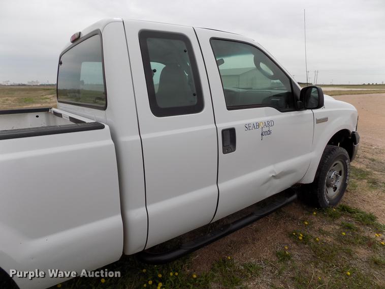 image for item FG9395 2006 Ford F250 Super Duty XL SuperCab pickup truck