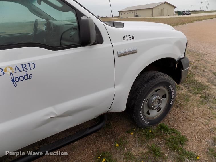 image for item FG9395 2006 Ford F250 Super Duty XL SuperCab pickup truck