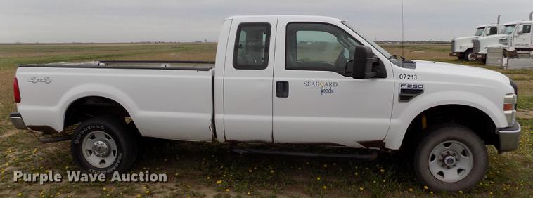 image for item FG9396 2008 Ford F250 Super Duty XL SuperCab pickup truck
