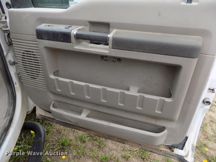 image for item FG9396 2008 Ford F250 Super Duty XL SuperCab pickup truck