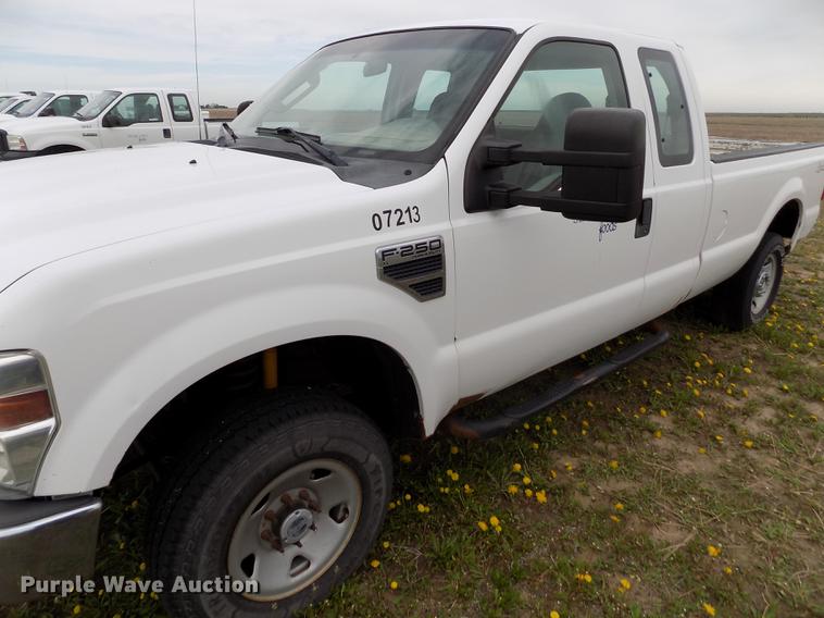 image for item FG9396 2008 Ford F250 Super Duty XL SuperCab pickup truck
