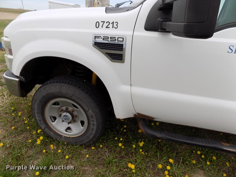 image for item FG9396 2008 Ford F250 Super Duty XL SuperCab pickup truck