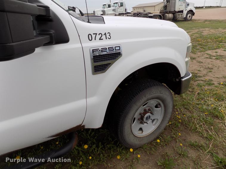 image for item FG9396 2008 Ford F250 Super Duty XL SuperCab pickup truck
