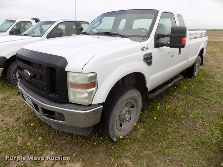 image for item FG9398 2008 Ford F250 Super Duty XL SuperCab pickup truck