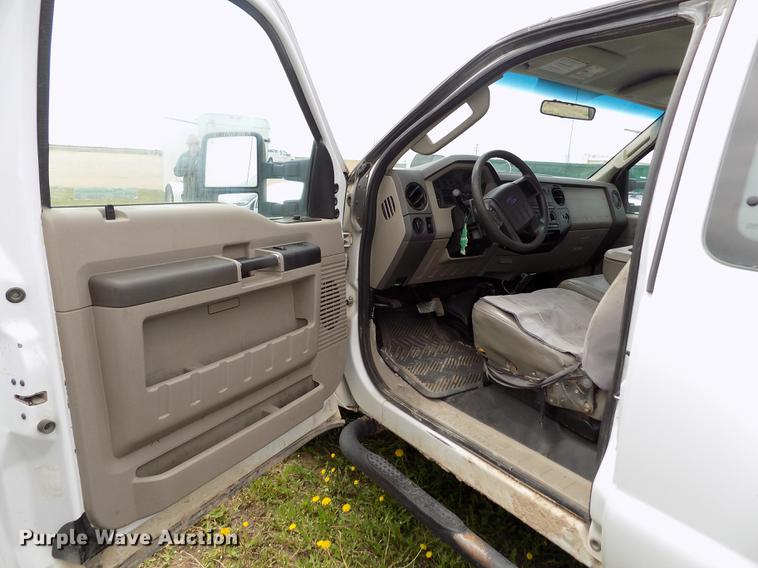 image for item FG9398 2008 Ford F250 Super Duty XL SuperCab pickup truck