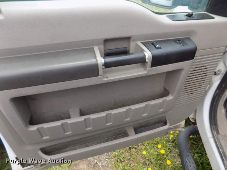image for item FG9398 2008 Ford F250 Super Duty XL SuperCab pickup truck
