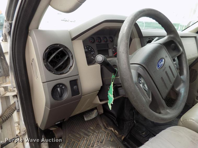 image for item FG9398 2008 Ford F250 Super Duty XL SuperCab pickup truck