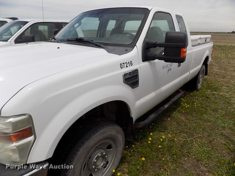 image for item FG9398 2008 Ford F250 Super Duty XL SuperCab pickup truck