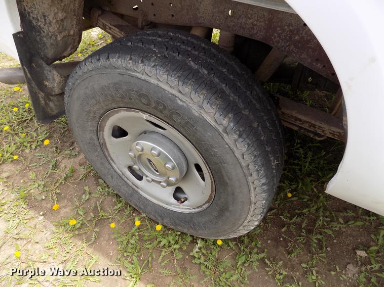 image for item FG9398 2008 Ford F250 Super Duty XL SuperCab pickup truck