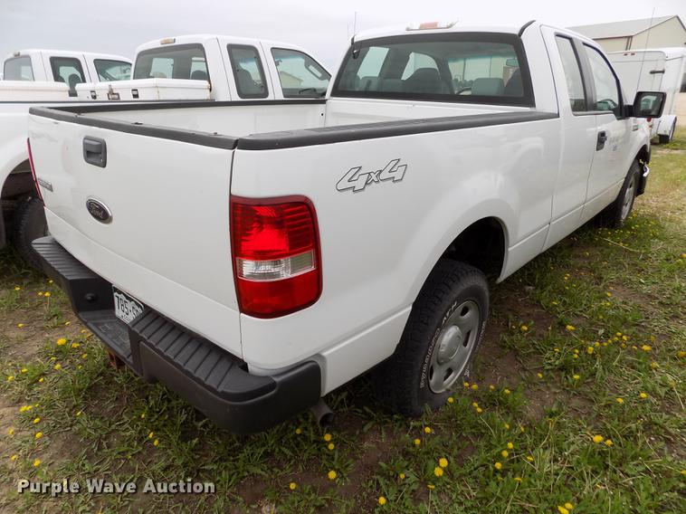 image for item FG9399 2005 Ford F150 XL SuperCab pickup truck