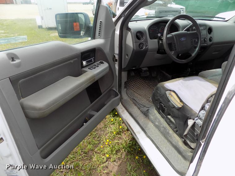 image for item FG9399 2005 Ford F150 XL SuperCab pickup truck