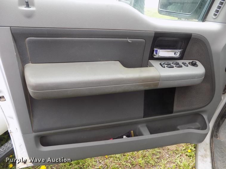 image for item FG9399 2005 Ford F150 XL SuperCab pickup truck