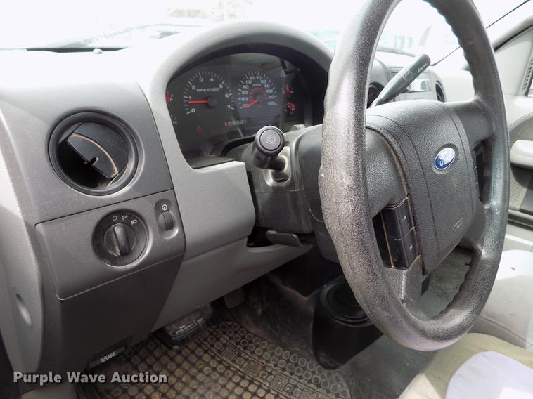 image for item FG9399 2005 Ford F150 XL SuperCab pickup truck