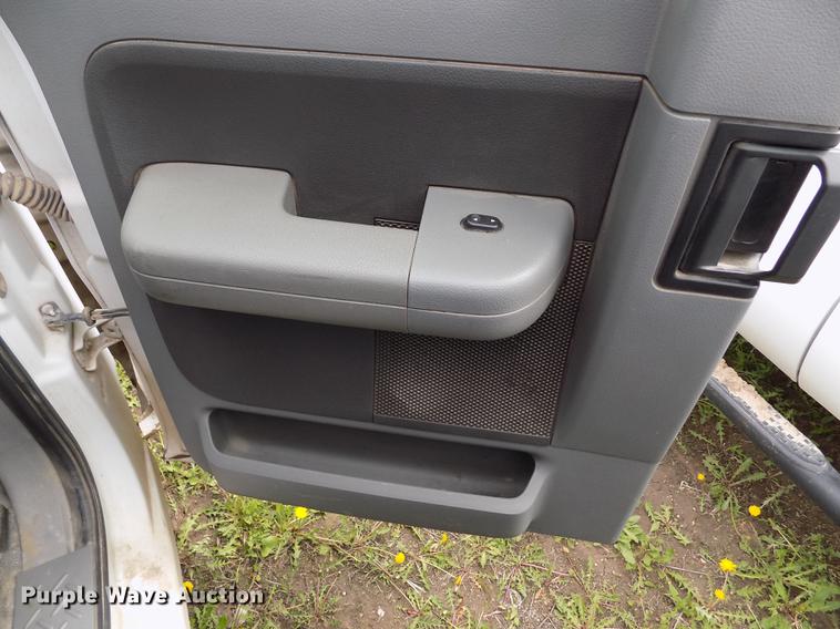 image for item FG9399 2005 Ford F150 XL SuperCab pickup truck