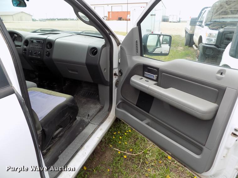 image for item FG9399 2005 Ford F150 XL SuperCab pickup truck