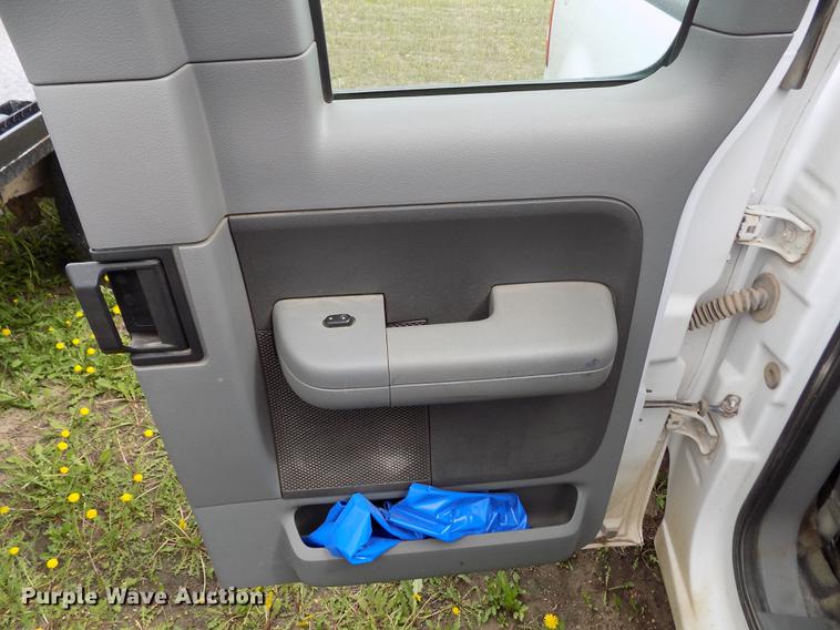 image for item FG9399 2005 Ford F150 XL SuperCab pickup truck